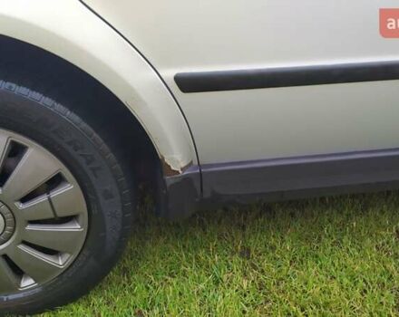 Сірий Фольксваген Пассат, об'ємом двигуна 1.6 л та пробігом 333 тис. км за 3400 $, фото 25 на Automoto.ua