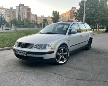 Серый Фольксваген Пассат, объемом двигателя 1.8 л и пробегом 400 тыс. км за 2000 $, фото 3 на Automoto.ua