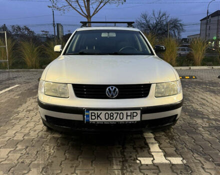 Серый Фольксваген Пассат, объемом двигателя 1.6 л и пробегом 170 тыс. км за 3599 $, фото 1 на Automoto.ua