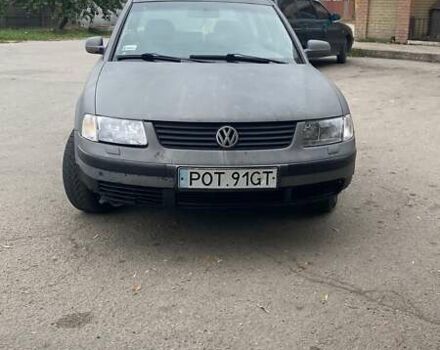 Серый Фольксваген Пассат, объемом двигателя 1.9 л и пробегом 470 тыс. км за 2000 $, фото 1 на Automoto.ua