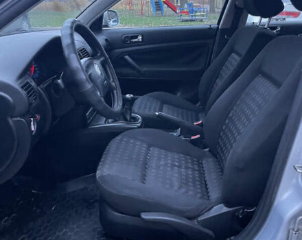 Серый Фольксваген Пассат, объемом двигателя 1.8 л и пробегом 375 тыс. км за 3200 $, фото 10 на Automoto.ua