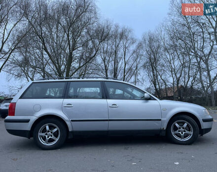 Серый Фольксваген Пассат, объемом двигателя 1.8 л и пробегом 375 тыс. км за 3200 $, фото 5 на Automoto.ua