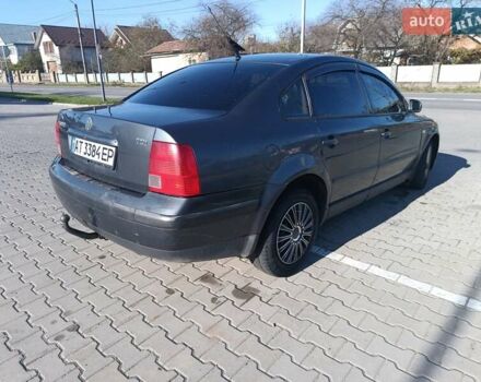 Серый Фольксваген Пассат, объемом двигателя 1.9 л и пробегом 658 тыс. км за 2800 $, фото 2 на Automoto.ua