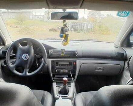 Серый Фольксваген Пассат, объемом двигателя 1.8 л и пробегом 385 тыс. км за 3600 $, фото 13 на Automoto.ua