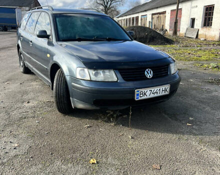 Серый Фольксваген Пассат, объемом двигателя 1.9 л и пробегом 350 тыс. км за 3300 $, фото 2 на Automoto.ua