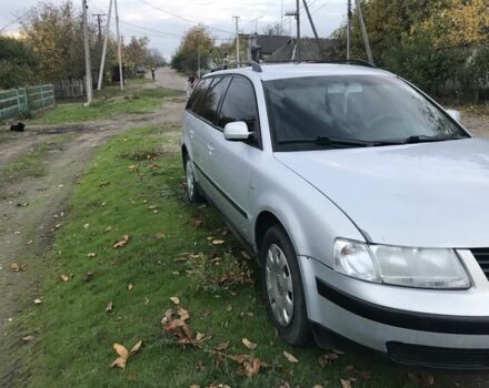 Серый Фольксваген Пассат, объемом двигателя 1.6 л и пробегом 350 тыс. км за 2800 $, фото 1 на Automoto.ua