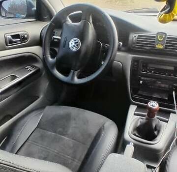 Серый Фольксваген Пассат, объемом двигателя 1.8 л и пробегом 385 тыс. км за 3600 $, фото 4 на Automoto.ua