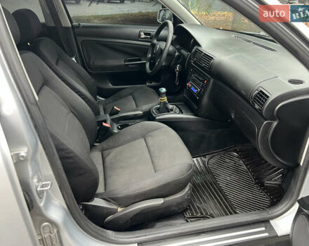 Серый Фольксваген Пассат, объемом двигателя 1.6 л и пробегом 246 тыс. км за 3350 $, фото 10 на Automoto.ua