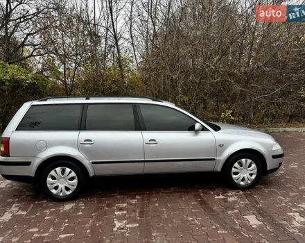 Серый Фольксваген Пассат, объемом двигателя 1.6 л и пробегом 249 тыс. км за 3650 $, фото 5 на Automoto.ua