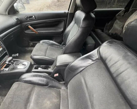 Серый Фольксваген Пассат, объемом двигателя 2.5 л и пробегом 222 тыс. км за 2100 $, фото 3 на Automoto.ua