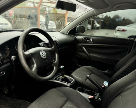 Серый Фольксваген Пассат, объемом двигателя 1.6 л и пробегом 249 тыс. км за 3650 $, фото 2 на Automoto.ua