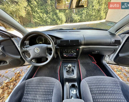 Серый Фольксваген Пассат, объемом двигателя 1.6 л и пробегом 245 тыс. км за 3600 $, фото 15 на Automoto.ua