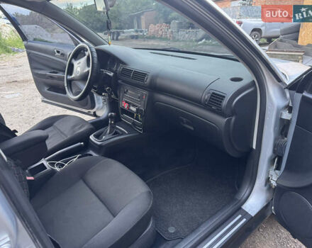 Серый Фольксваген Пассат, объемом двигателя 1.6 л и пробегом 222 тыс. км за 5200 $, фото 9 на Automoto.ua