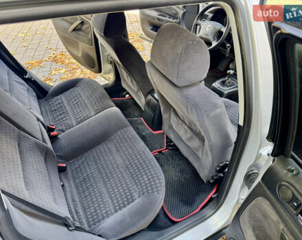 Серый Фольксваген Пассат, объемом двигателя 1.6 л и пробегом 245 тыс. км за 3600 $, фото 12 на Automoto.ua