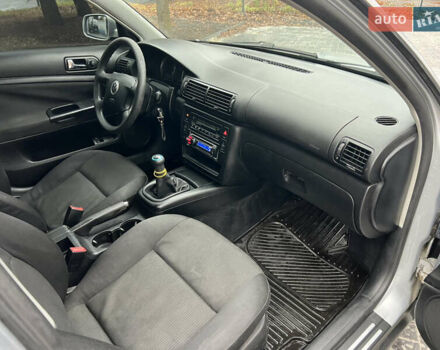 Серый Фольксваген Пассат, объемом двигателя 1.6 л и пробегом 246 тыс. км за 3350 $, фото 11 на Automoto.ua