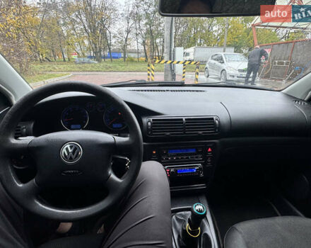 Серый Фольксваген Пассат, объемом двигателя 1.6 л и пробегом 249 тыс. км за 3650 $, фото 10 на Automoto.ua