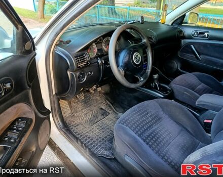 Серый Фольксваген Пассат, объемом двигателя 1.8 л и пробегом 324 тыс. км за 3750 $, фото 5 на Automoto.ua