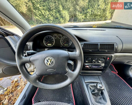 Серый Фольксваген Пассат, объемом двигателя 1.6 л и пробегом 245 тыс. км за 3500 $, фото 16 на Automoto.ua