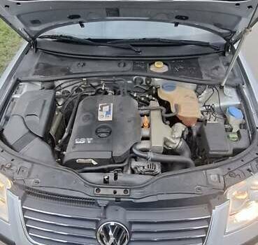 Серый Фольксваген Пассат, объемом двигателя 1.78 л и пробегом 194 тыс. км за 4800 $, фото 3 на Automoto.ua