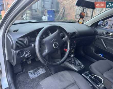 Серый Фольксваген Пассат, объемом двигателя 1.6 л и пробегом 222 тыс. км за 5200 $, фото 5 на Automoto.ua