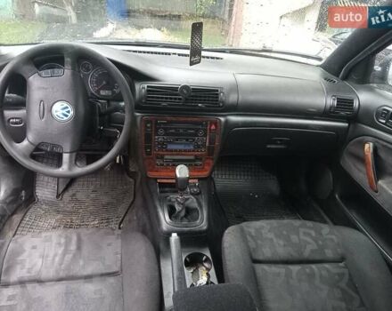 Серый Фольксваген Пассат, объемом двигателя 1.9 л и пробегом 500 тыс. км за 4000 $, фото 3 на Automoto.ua