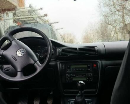 Сірий Фольксваген Пассат, об'ємом двигуна 1.6 л та пробігом 253 тис. км за 4300 $, фото 12 на Automoto.ua