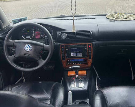 Серый Фольксваген Пассат, объемом двигателя 2.5 л и пробегом 330 тыс. км за 5000 $, фото 7 на Automoto.ua