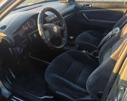 Серый Фольксваген Пассат, объемом двигателя 1.6 л и пробегом 300 тыс. км за 4800 $, фото 4 на Automoto.ua