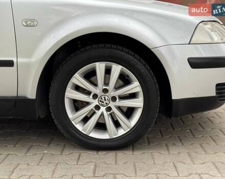 Сірий Фольксваген Пассат, об'ємом двигуна 1.6 л та пробігом 258 тис. км за 4450 $, фото 4 на Automoto.ua