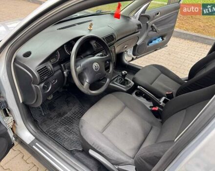 Сірий Фольксваген Пассат, об'ємом двигуна 1.6 л та пробігом 258 тис. км за 4450 $, фото 25 на Automoto.ua