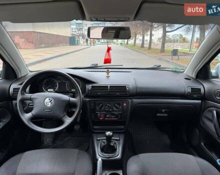 Сірий Фольксваген Пассат, об'ємом двигуна 1.6 л та пробігом 258 тис. км за 4450 $, фото 18 на Automoto.ua