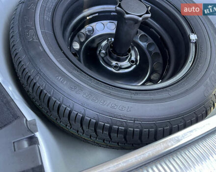 Серый Фольксваген Пассат, объемом двигателя 1.6 л и пробегом 198 тыс. км за 4400 $, фото 20 на Automoto.ua