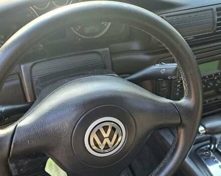 Серый Фольксваген Пассат, объемом двигателя 2.5 л и пробегом 298 тыс. км за 3999 $, фото 14 на Automoto.ua