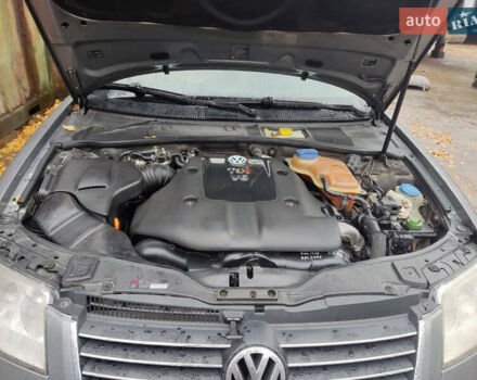 Серый Фольксваген Пассат, объемом двигателя 2.5 л и пробегом 310 тыс. км за 4500 $, фото 12 на Automoto.ua