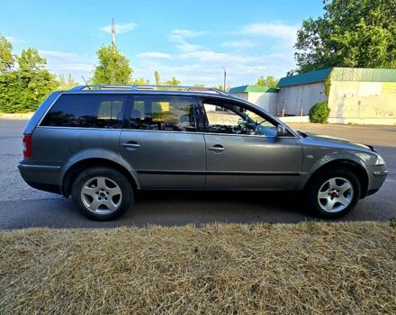 Серый Фольксваген Пассат, объемом двигателя 2.5 л и пробегом 390 тыс. км за 3400 $, фото 2 на Automoto.ua