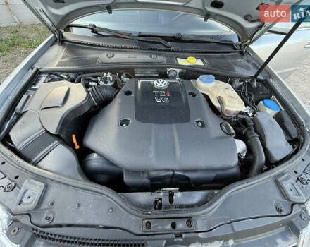 Серый Фольксваген Пассат, объемом двигателя 2.5 л и пробегом 280 тыс. км за 2800 $, фото 7 на Automoto.ua