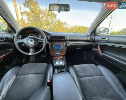 Серый Фольксваген Пассат, объемом двигателя 2.5 л и пробегом 280 тыс. км за 2800 $, фото 4 на Automoto.ua