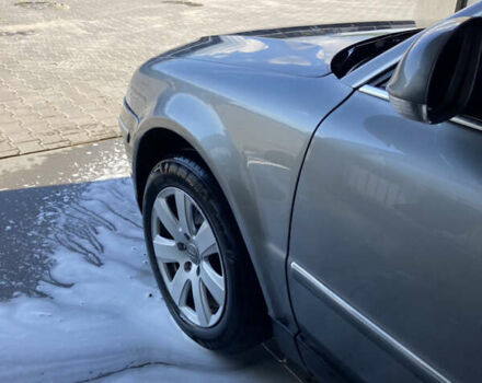 Серый Фольксваген Пассат, объемом двигателя 1.9 л и пробегом 295 тыс. км за 4750 $, фото 4 на Automoto.ua