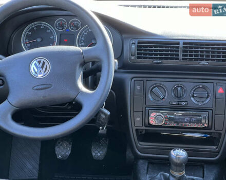 Серый Фольксваген Пассат, объемом двигателя 1.6 л и пробегом 198 тыс. км за 4400 $, фото 26 на Automoto.ua