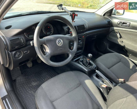 Серый Фольксваген Пассат, объемом двигателя 1.6 л и пробегом 198 тыс. км за 4400 $, фото 9 на Automoto.ua