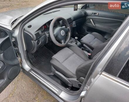 Серый Фольксваген Пассат, объемом двигателя 1.9 л и пробегом 450 тыс. км за 3950 $, фото 43 на Automoto.ua