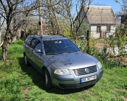 Серый Фольксваген Пассат, объемом двигателя 1.6 л и пробегом 205 тыс. км за 5300 $, фото 2 на Automoto.ua