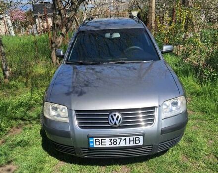 Серый Фольксваген Пассат, объемом двигателя 1.6 л и пробегом 205 тыс. км за 5300 $, фото 1 на Automoto.ua