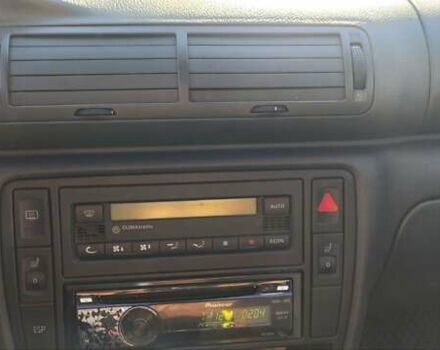 Серый Фольксваген Пассат, объемом двигателя 1.6 л и пробегом 260 тыс. км за 4000 $, фото 2 на Automoto.ua