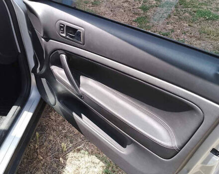 Серый Фольксваген Пассат, объемом двигателя 2.5 л и пробегом 240 тыс. км за 4500 $, фото 10 на Automoto.ua