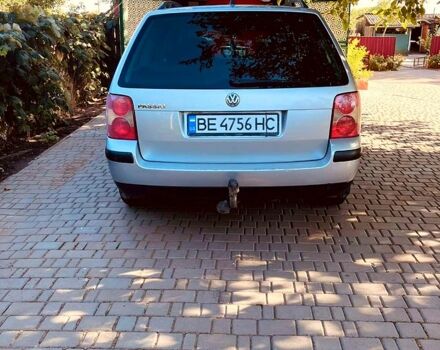 Серый Фольксваген Пассат, объемом двигателя 1.6 л и пробегом 250 тыс. км за 5000 $, фото 1 на Automoto.ua