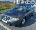 Фольксваген Пассат 2004 в Львове на Automoto.ua Серый Фольксваген Пассат, объемом двигателя 0 л и пробегом 250 тыс. км за 1400 $, фото 1 на Automoto.ua