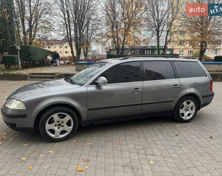 Серый Фольксваген Пассат, объемом двигателя 1.97 л и пробегом 452 тыс. км за 4800 $, фото 12 на Automoto.ua