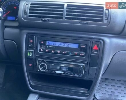 Серый Фольксваген Пассат, объемом двигателя 1.6 л и пробегом 335 тыс. км за 3999 $, фото 25 на Automoto.ua