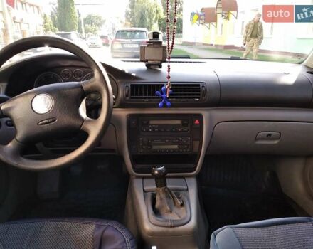 Серый Фольксваген Пассат, объемом двигателя 1.9 л и пробегом 388 тыс. км за 3800 $, фото 4 на Automoto.ua